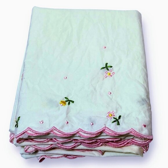 VTG Laura Ashley Pillowcases Embroidered Floral Scalloped Stdrd White Pink FLAW - Picture 2 of 6